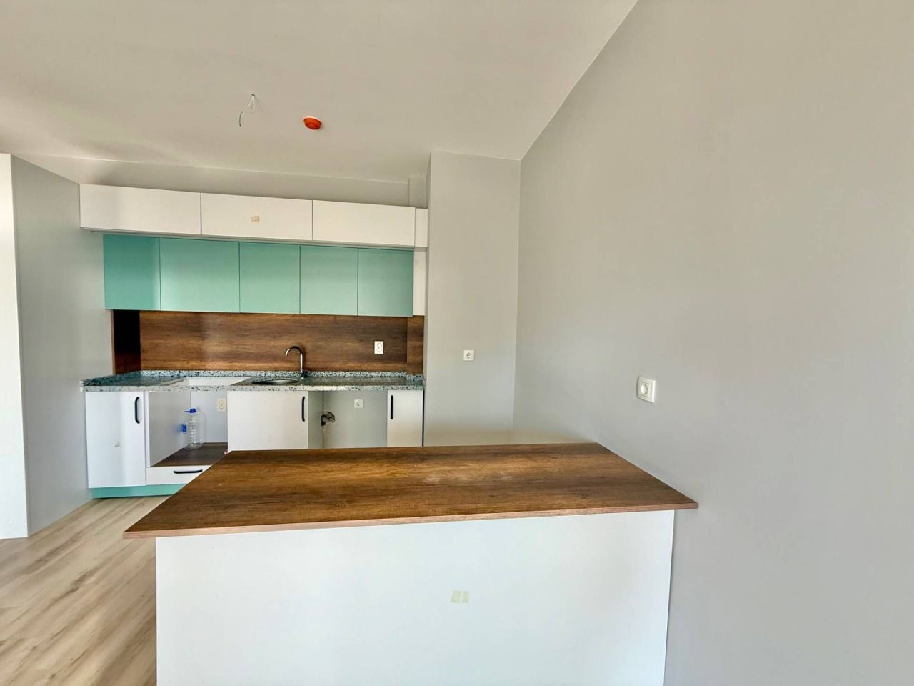Квартира в Мерсине, Турция, 67 м² - фото 1