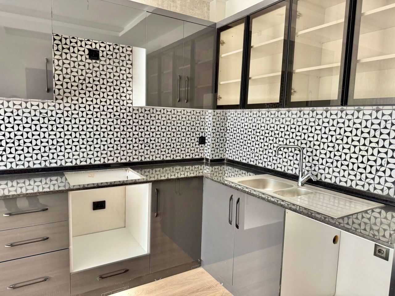 Квартира в Мерсине, Турция, 65 м² - фото 1