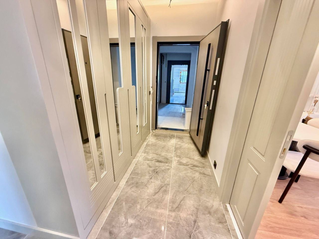 Квартира в Мерсине, Турция, 190 м² - фото 1