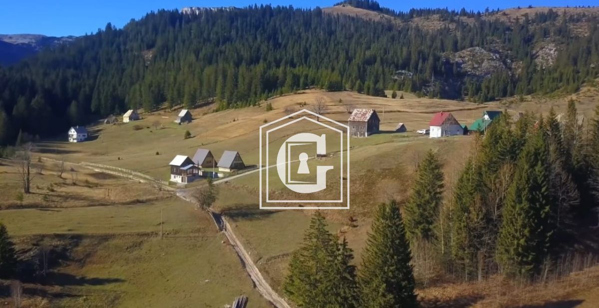 Земля в Жабляке, Черногория, 500 м² - фото 2