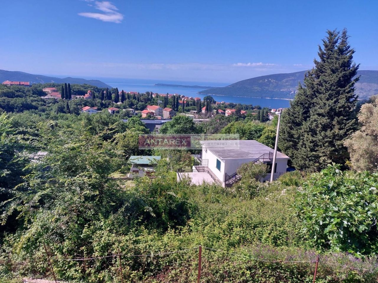 Земля в Херцег-Нови, Черногория, 415 м² - фото 1