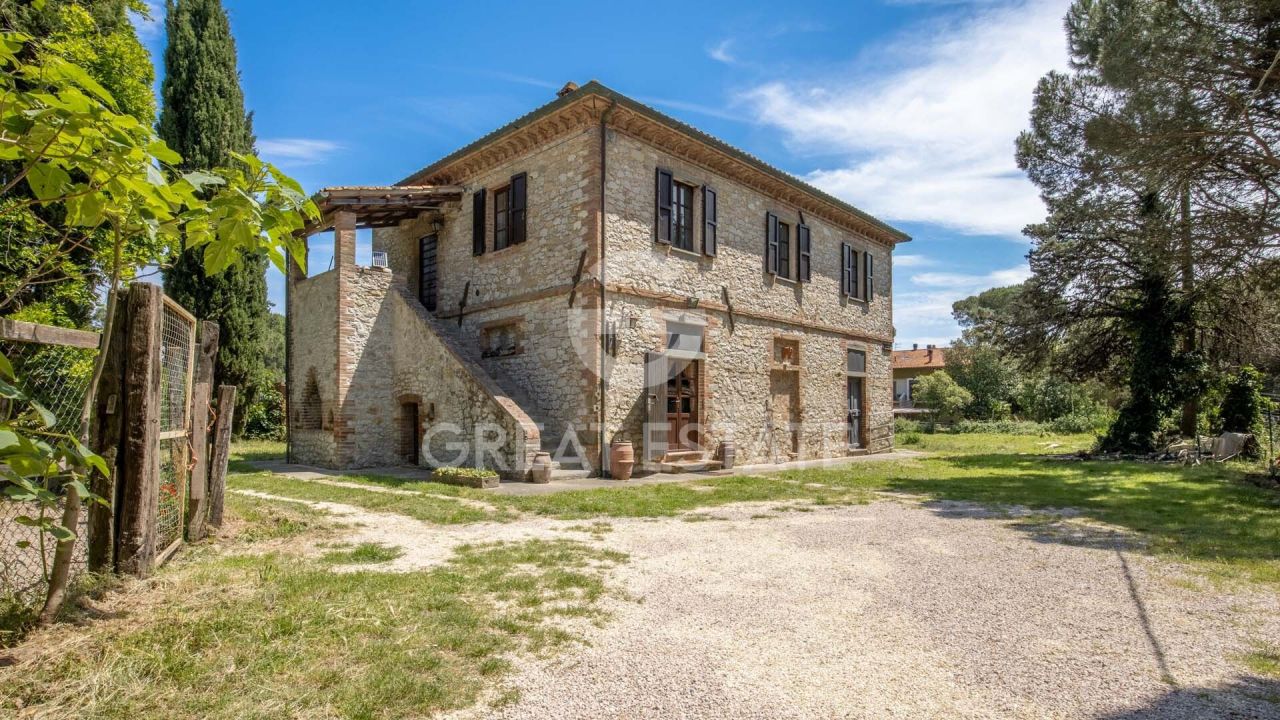 Дом в Кастильоне-дель-Лаго, Италия, 339.5 м² - фото 1