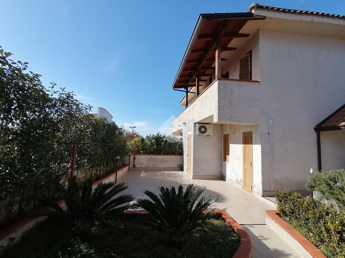 Вилла в Сан-Никола-Арчелла, Италия, 129 м² - фото 1