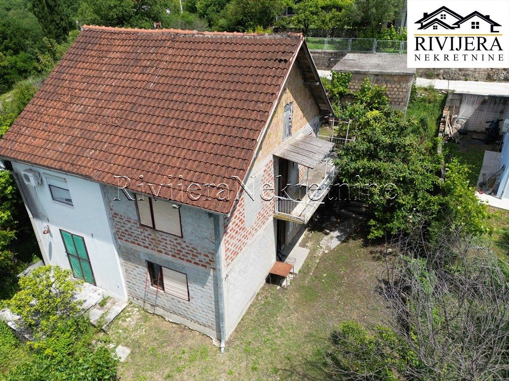 Дом в Херцег-Нови, Черногория, 80 м² - фото 1