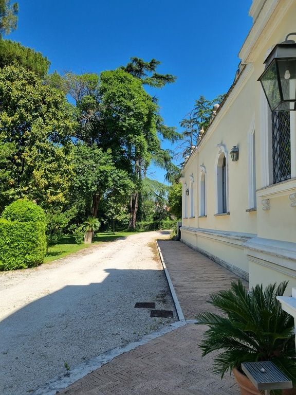 Коммерческая недвижимость в Риме, Италия, 3 000 м² - фото 18