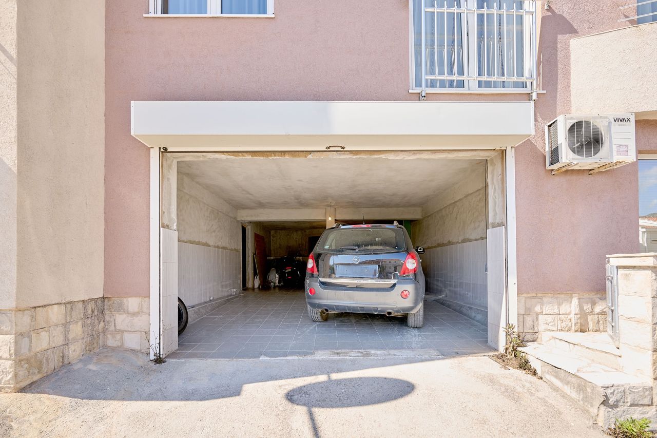 Квартира в Бечичи, Черногория, 113 м² - фото 2