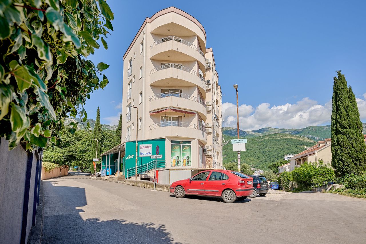 Квартира в Бечичи, Черногория, 113 м² - фото 1