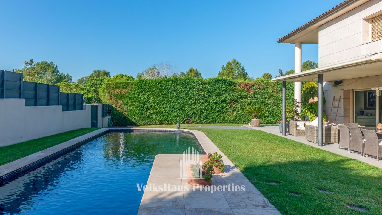 Вилла в Сан-Кугат-дель-Вальес, Испания, 660 м² - фото 2