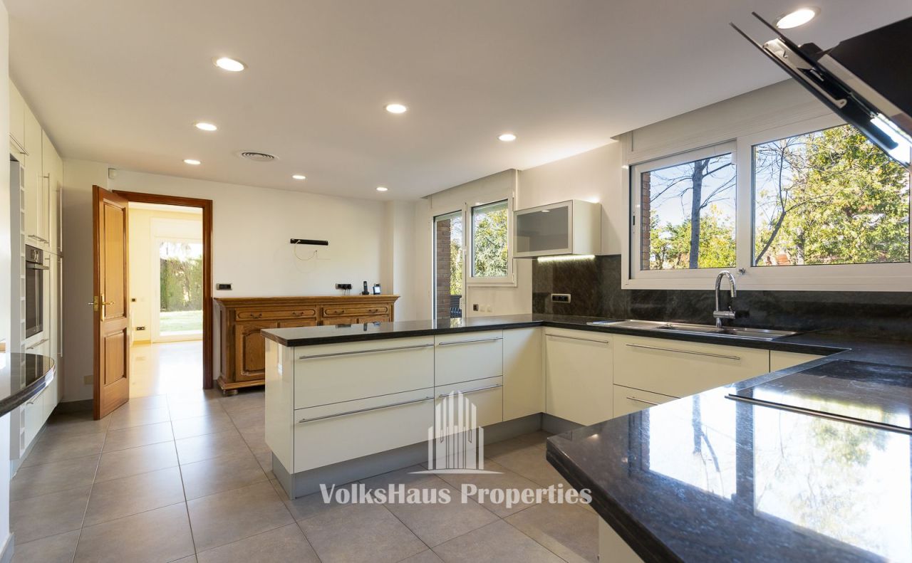 Дом в Сан-Кугат-дель-Вальес, Испания, 673 м² - фото 9