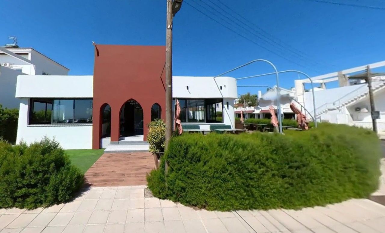 Кафе, ресторан в Ларнаке, Кипр, 300 м² - фото 1