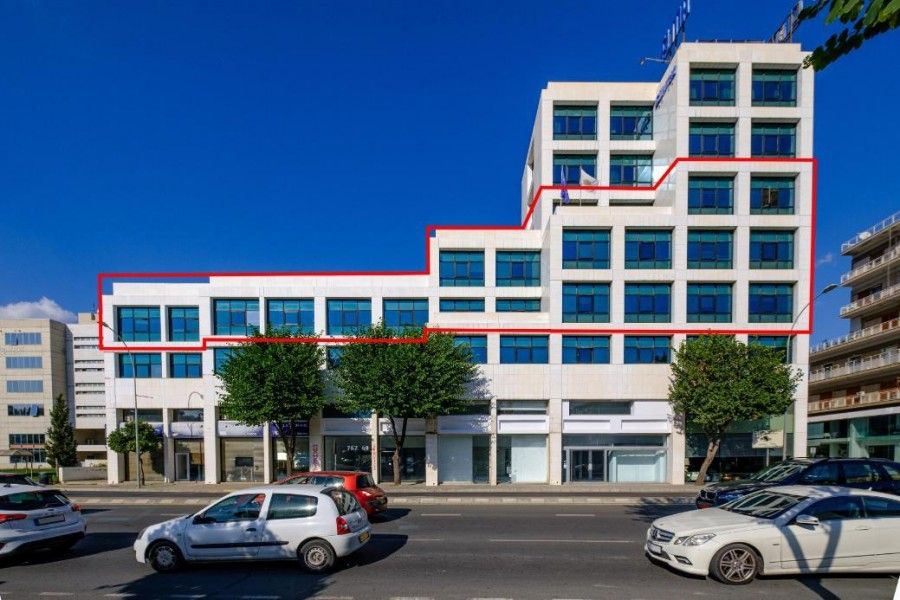 Коммерческая недвижимость в Никосии, Кипр, 1 229 м² - фото 1