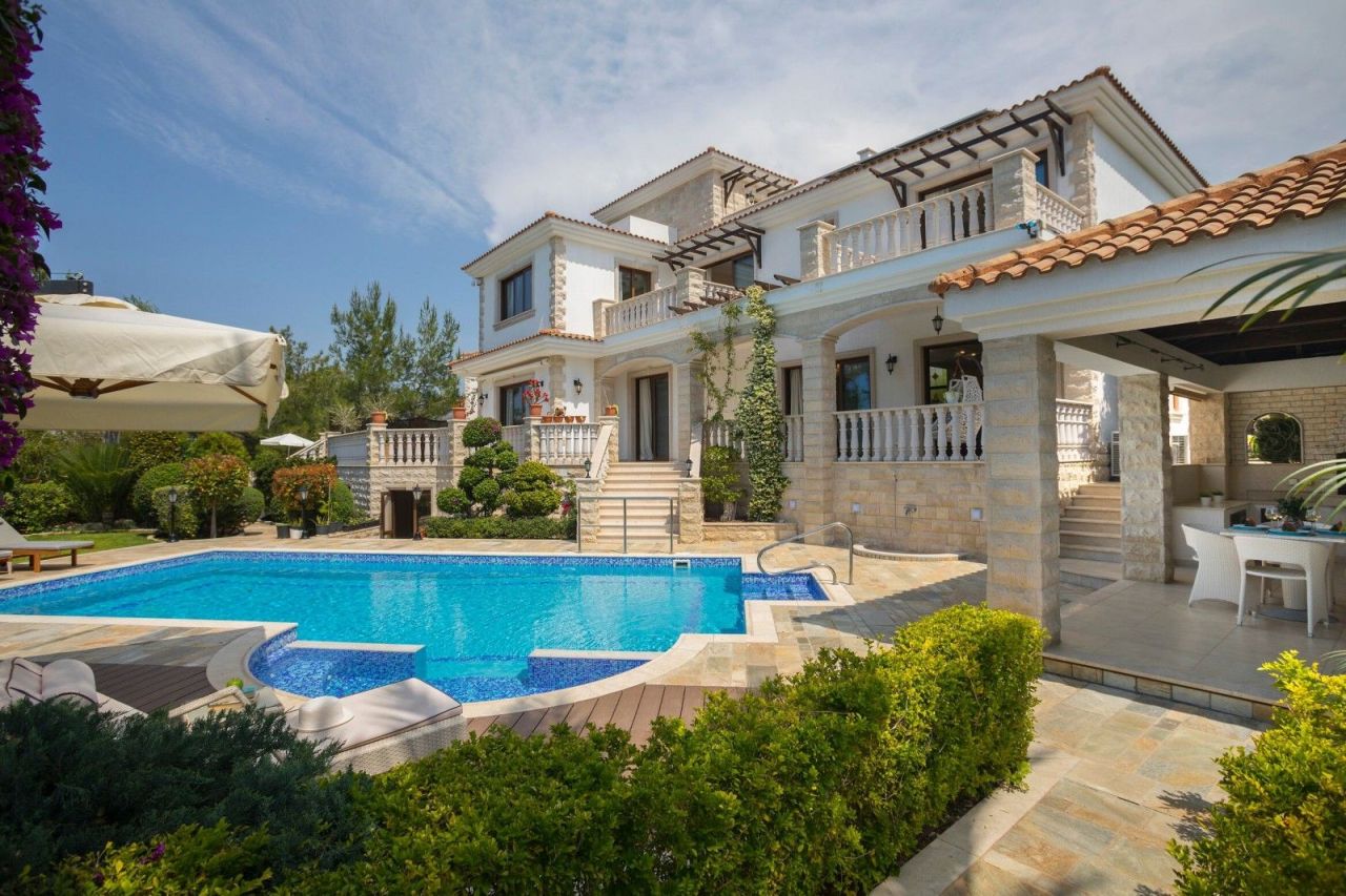 Вилла в Пафосе, Кипр, 345 м² - фото 1