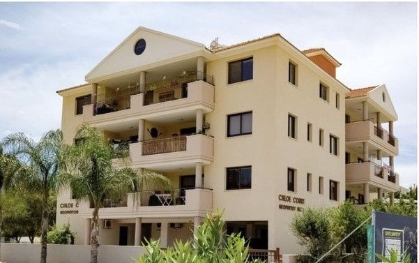 Коммерческая недвижимость в Лимасоле, Кипр, 1 478 м² - фото 1