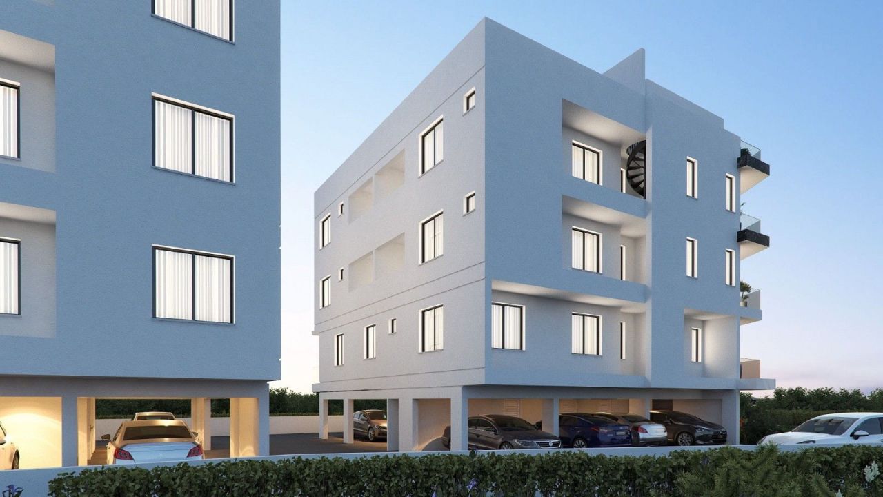 Коммерческая недвижимость в Ларнаке, Кипр, 492 м² - фото 1