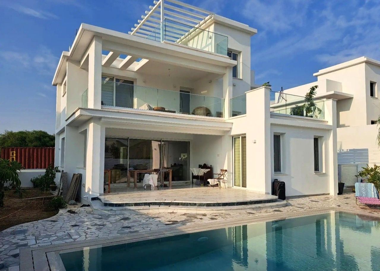 Вилла в Ларнаке, Кипр, 150 м² - фото 1