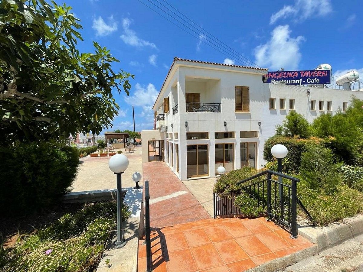Коммерческая недвижимость в Пафосе, Кипр, 300 м² - фото 1