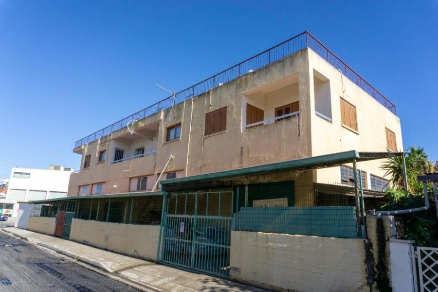 Коммерческая недвижимость в Ларнаке, Кипр, 736 м² - фото 1