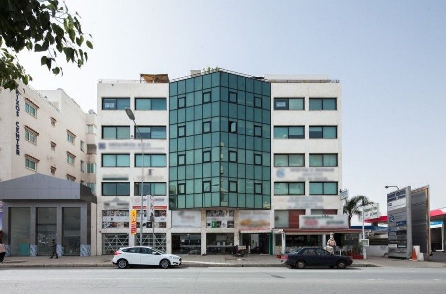 Офис в Ларнаке, Кипр, 451 м² - фото 1