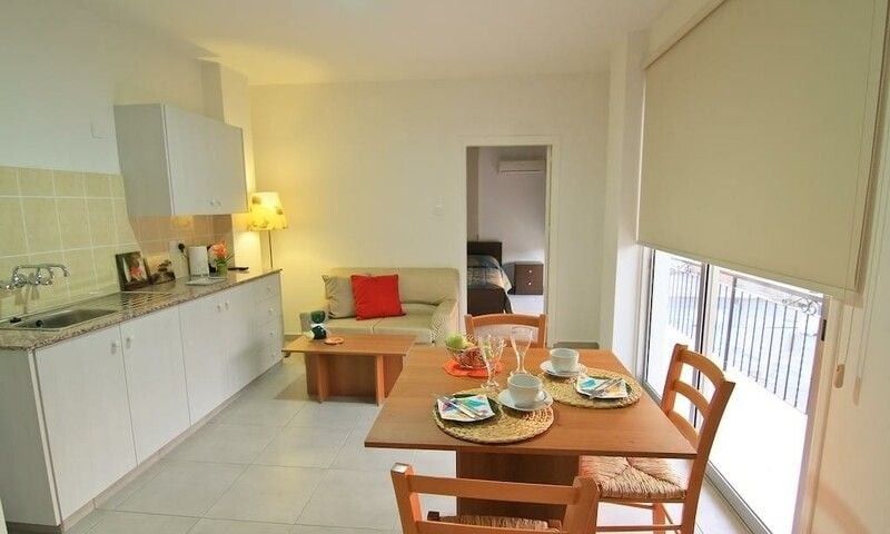 Коммерческая недвижимость в Ларнаке, Кипр, 760 м² - фото 1