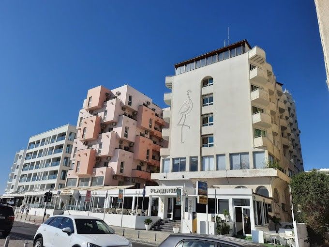 Отель, гостиница в Ларнаке, Кипр, 2 816 м² - фото 1