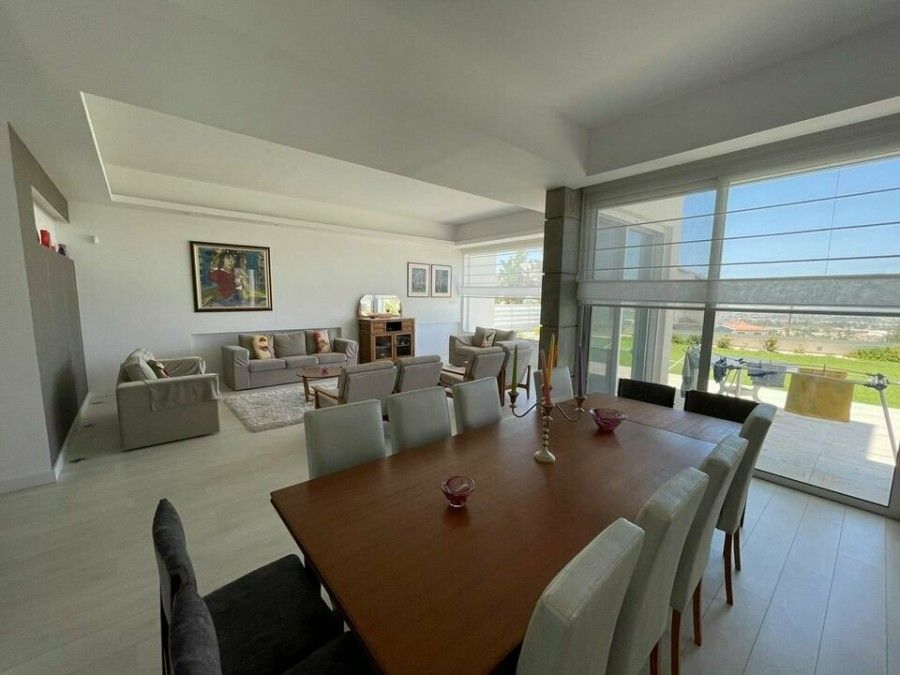Вилла в Лимасоле, Кипр, 360 м² - фото 1