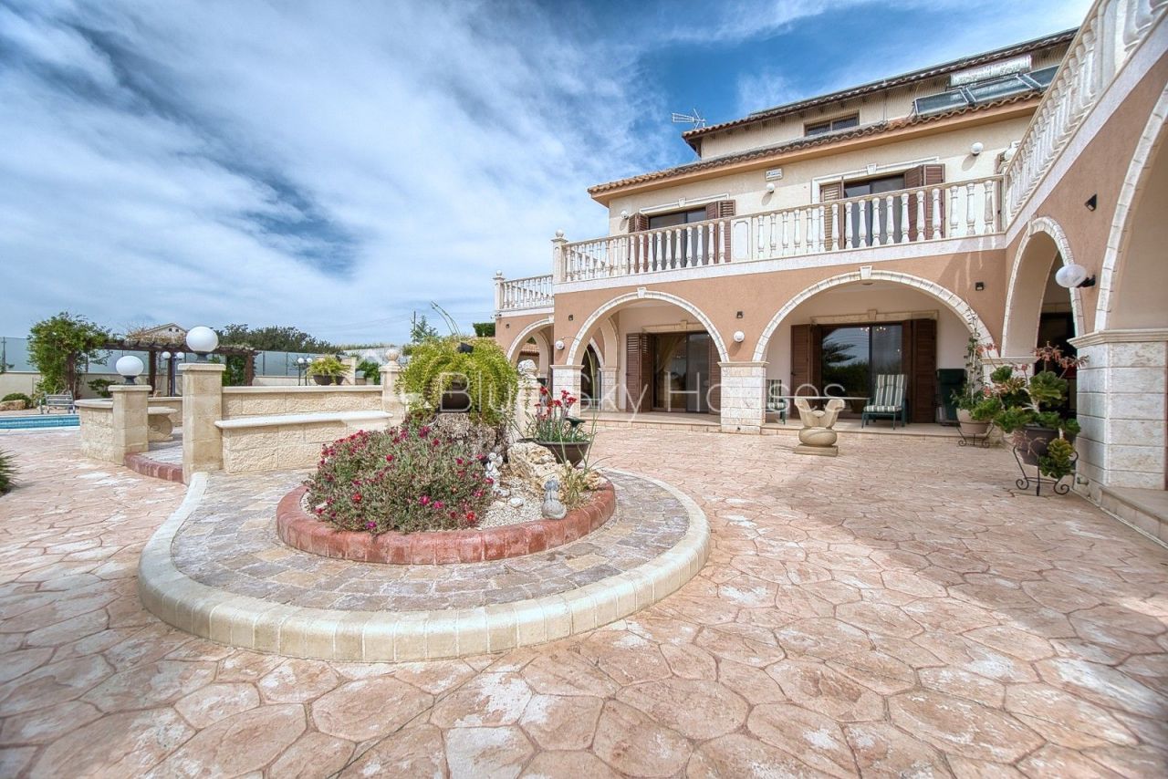 Вилла в Лимасоле, Кипр, 490 м² - фото 2