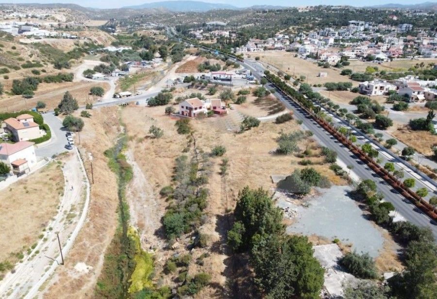 Земля в Лимасоле, Кипр, 3 613 м² - фото 2