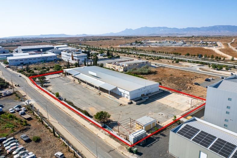 Вилла в Никосии, Кипр, 2 675 м² - фото 2