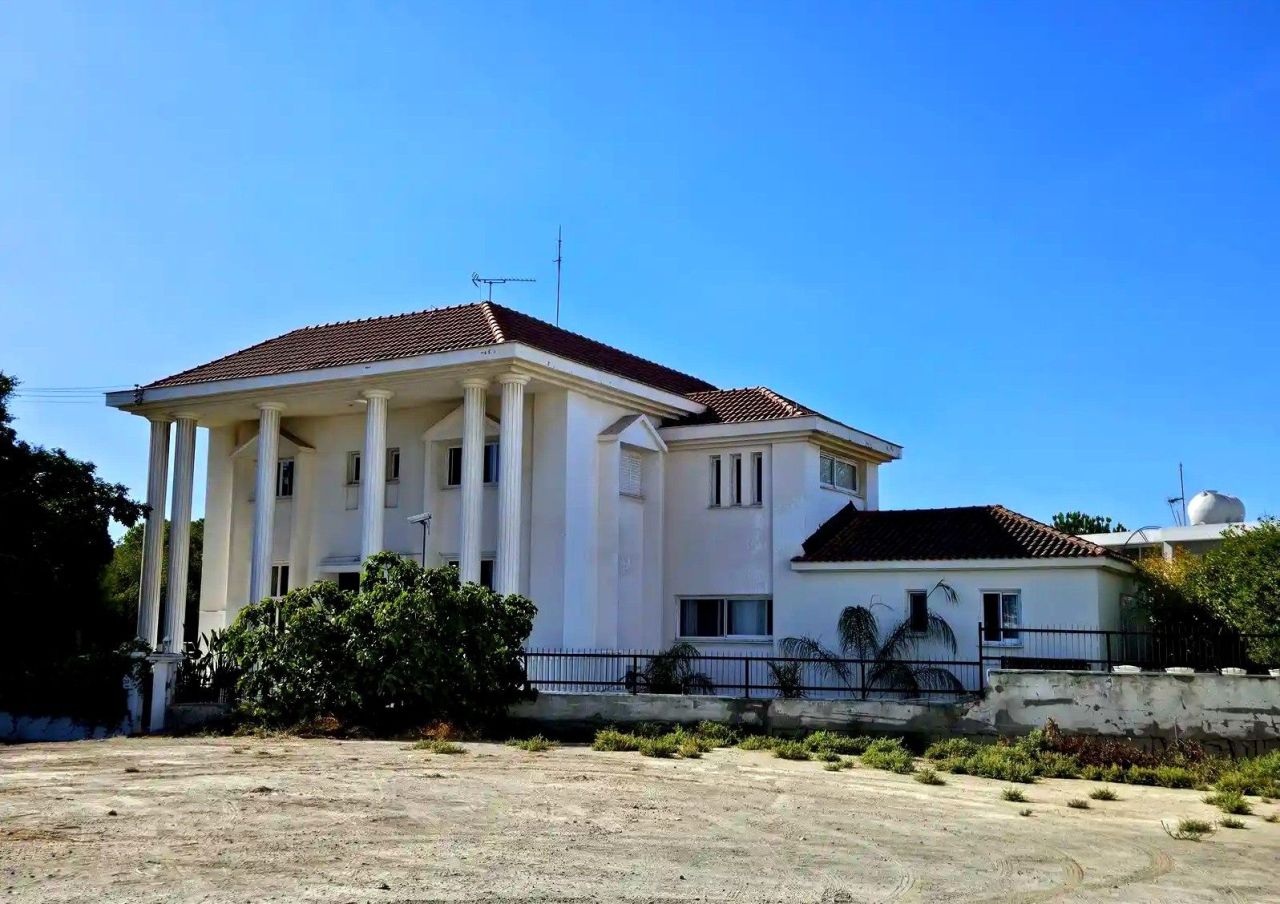 Вилла в Ларнаке, Кипр, 1 050 м² - фото 2