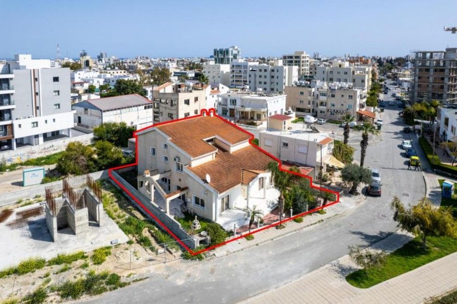 Вилла в Ларнаке, Кипр, 350 м² - фото 2