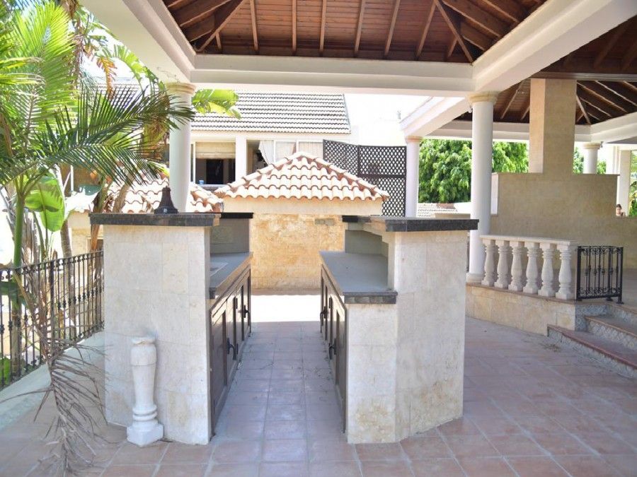 Вилла в Ларнаке, Кипр, 710 м² - фото 2