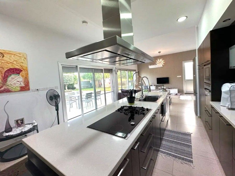 Вилла в Лимасоле, Кипр, 250 м² - фото 2