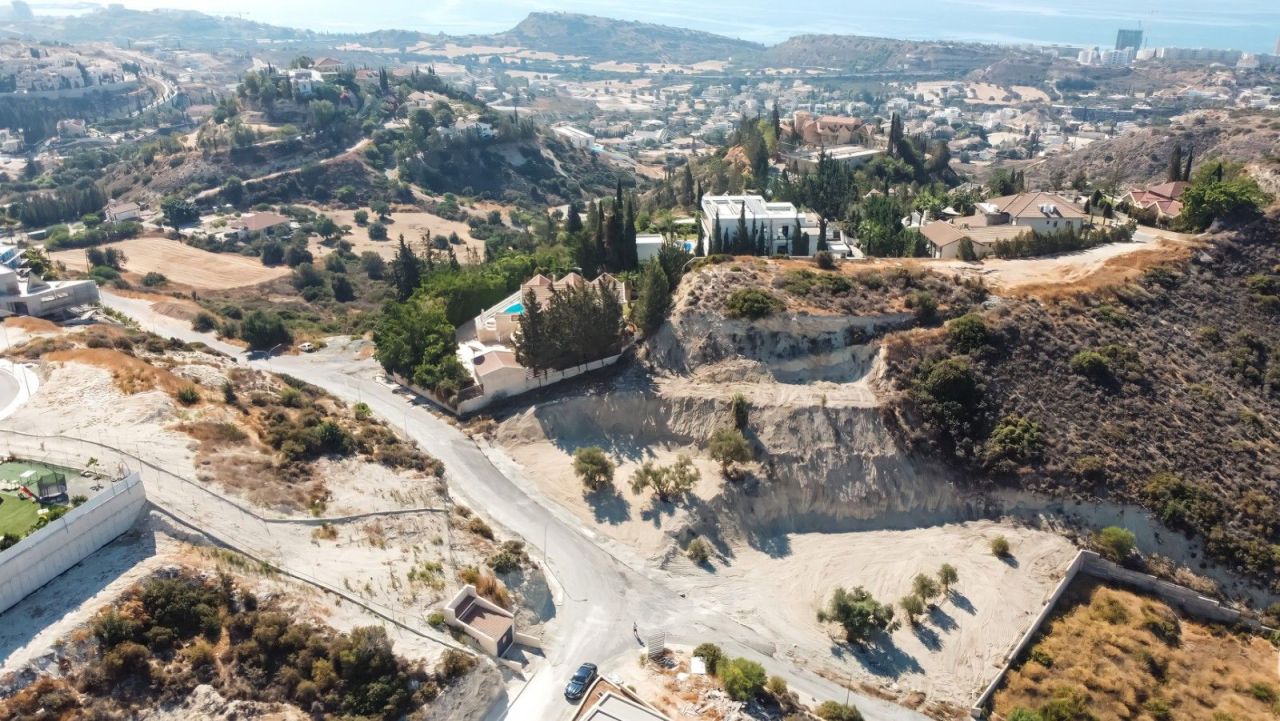 Земля в Лимасоле, Кипр, 2 700 м² - фото 2