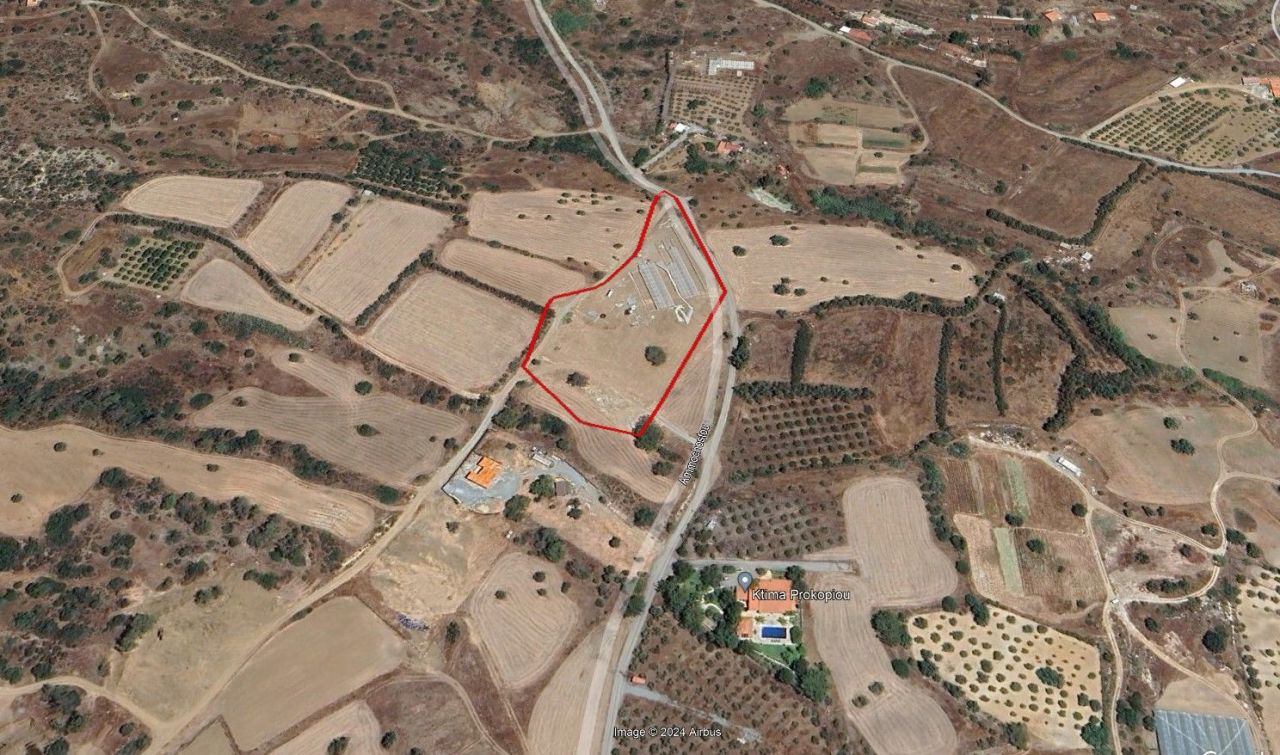 Земля в Лимасоле, Кипр, 13 044 м² - фото 2