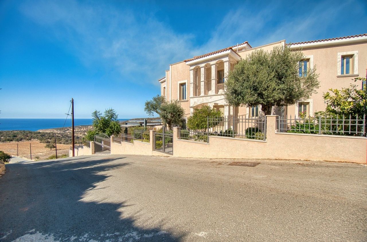 Вилла в Пафосе, Кипр, 470 м² - фото 2