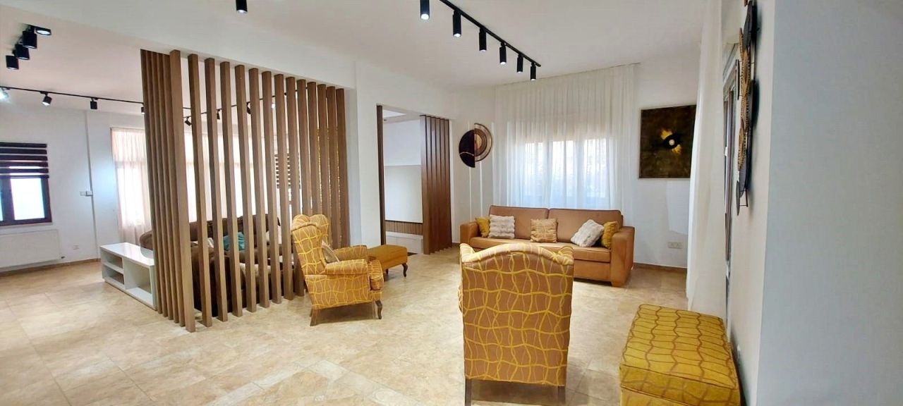 Вилла в Ларнаке, Кипр, 352 м² - фото 2