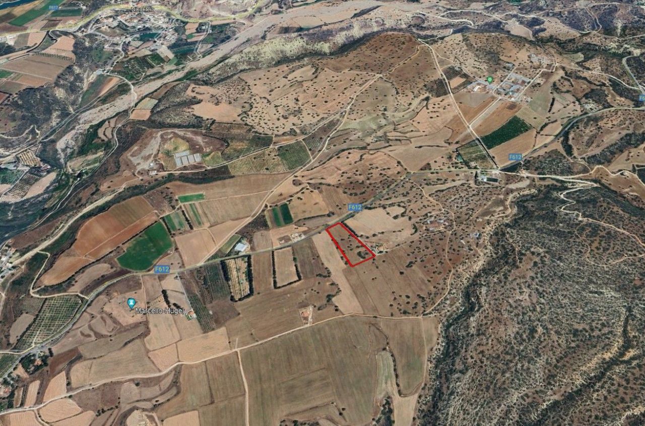 Земля в Пафосе, Кипр, 13 880 м² - фото 2