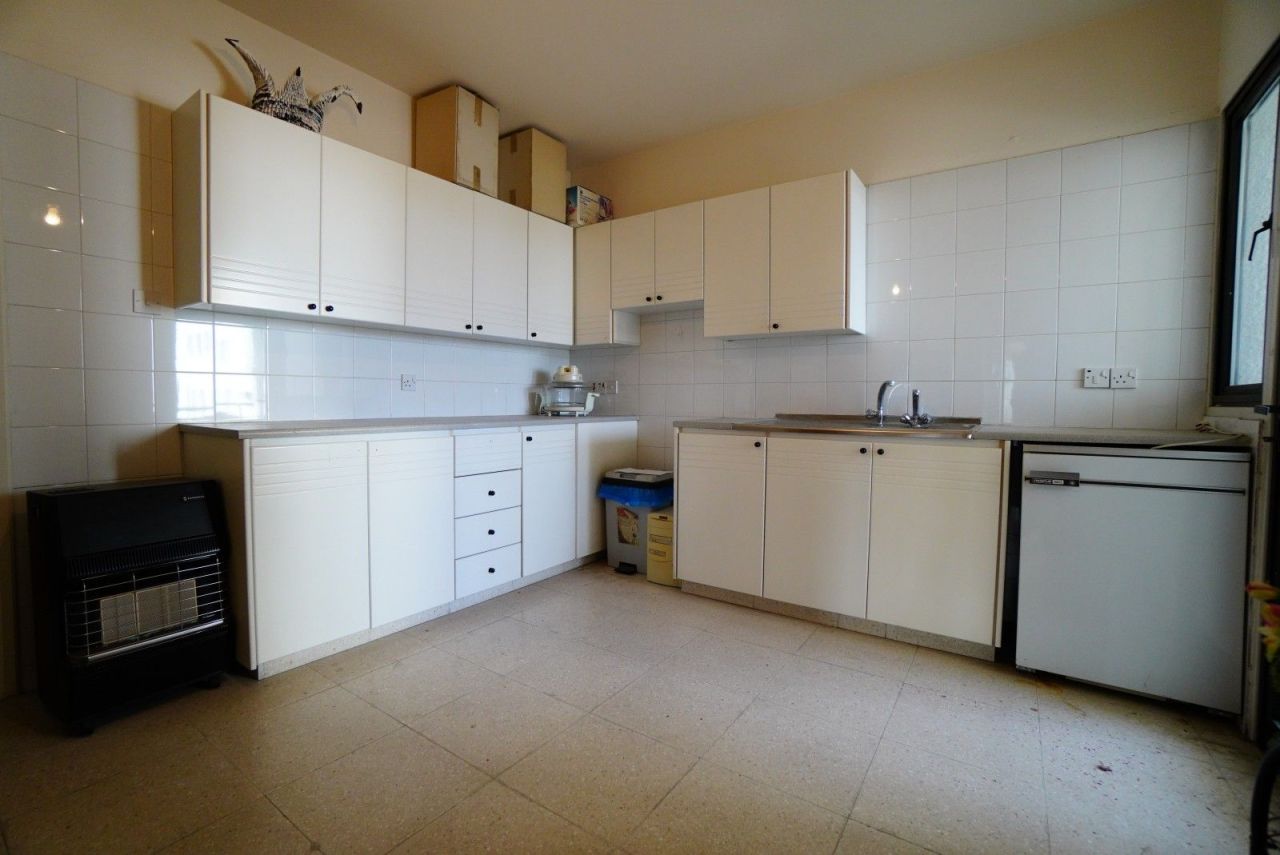 Офис в Ларнаке, Кипр, 126 м² - фото 2