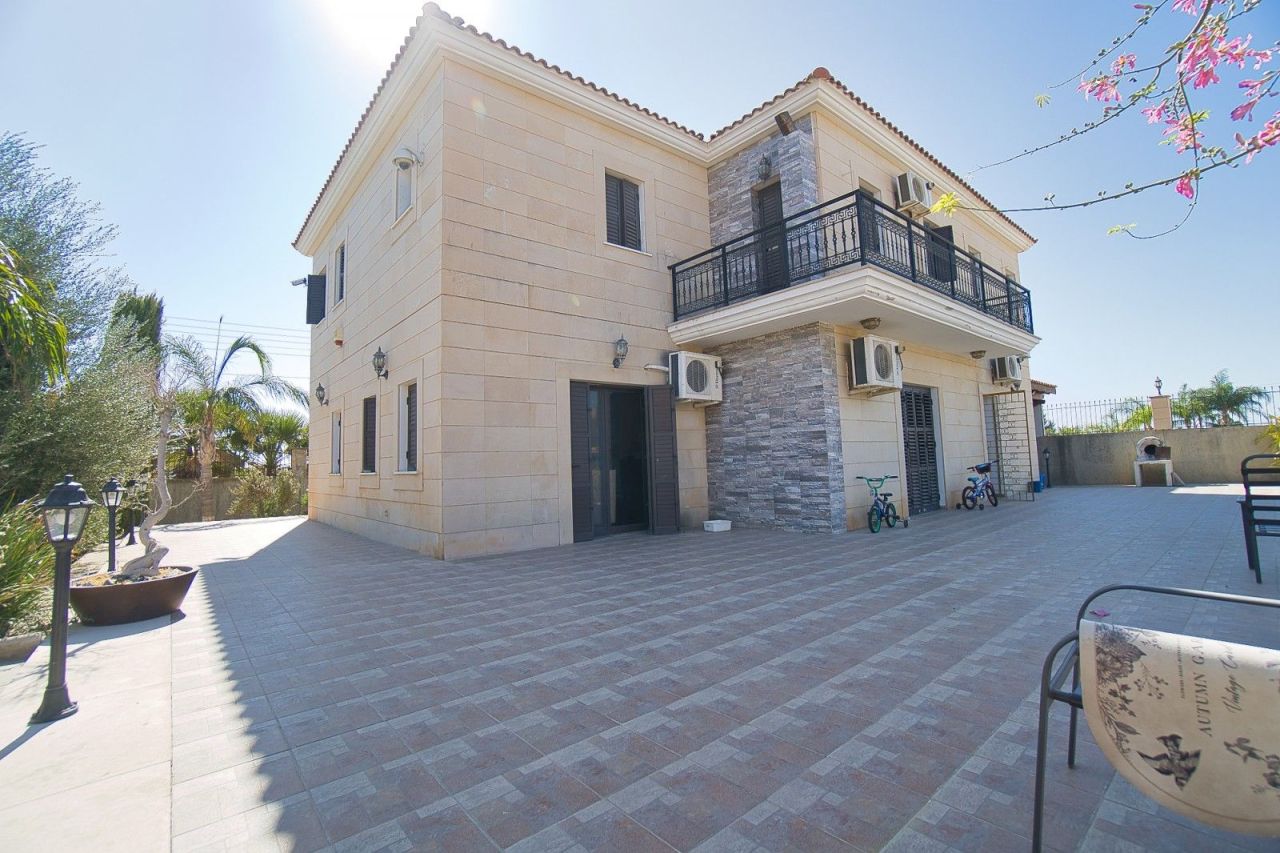 Вилла в Лимасоле, Кипр, 293 м² - фото 2