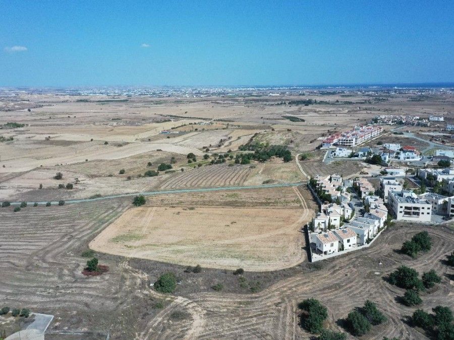 Земля в Ларнаке, Кипр, 6 021 м² - фото 2