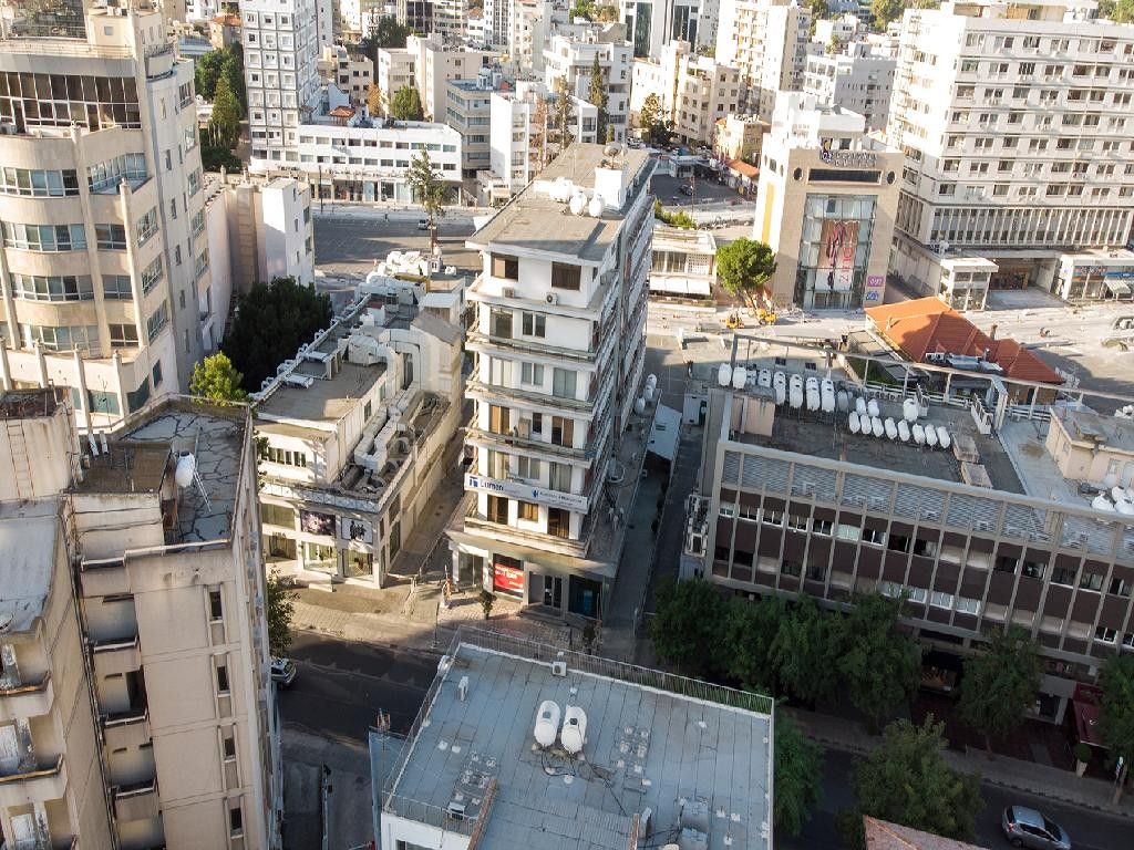 Коммерческая недвижимость в Никосии, Кипр, 3 400 м² - фото 3