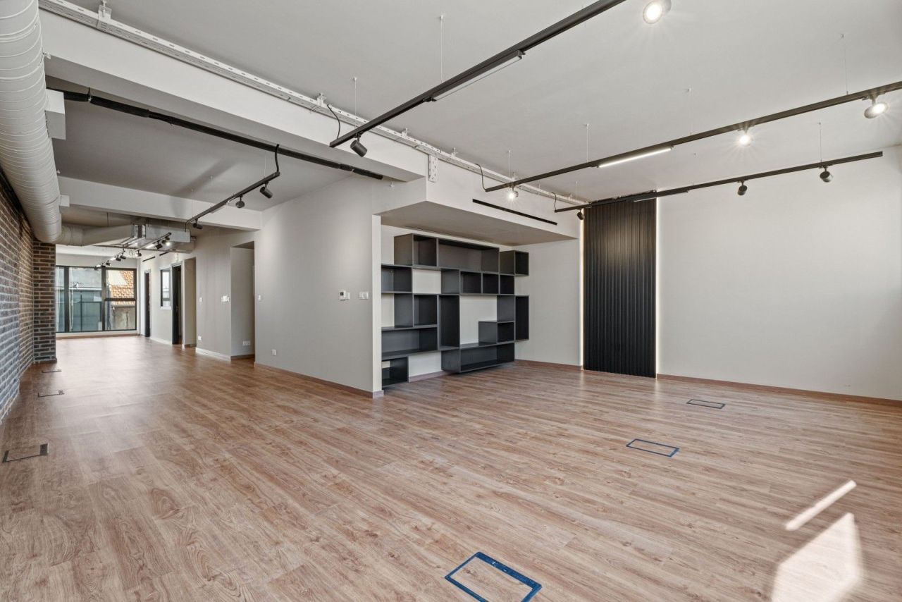 Коммерческая недвижимость в Лимасоле, Кипр, 600 м² - фото 3