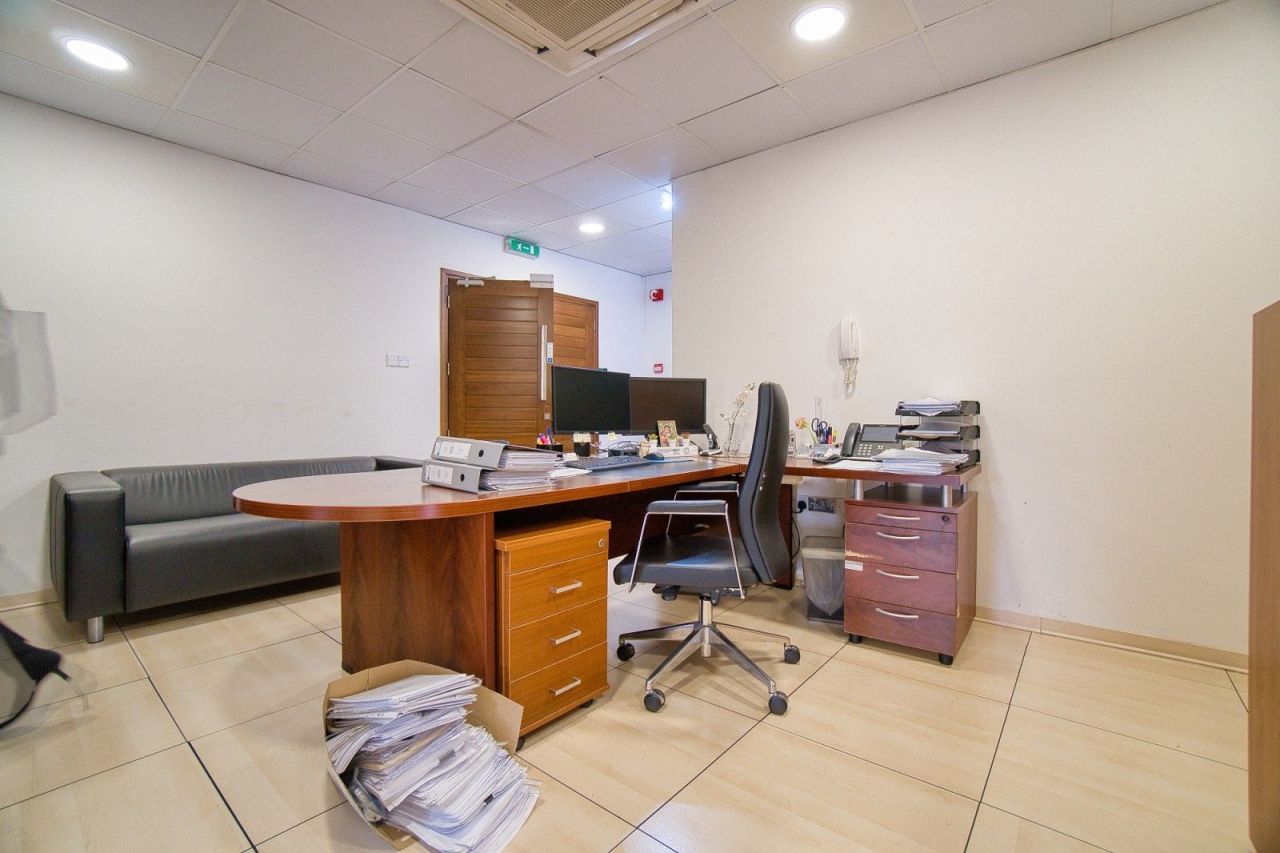 Офис в Лимасоле, Кипр, 850 м² - фото 3