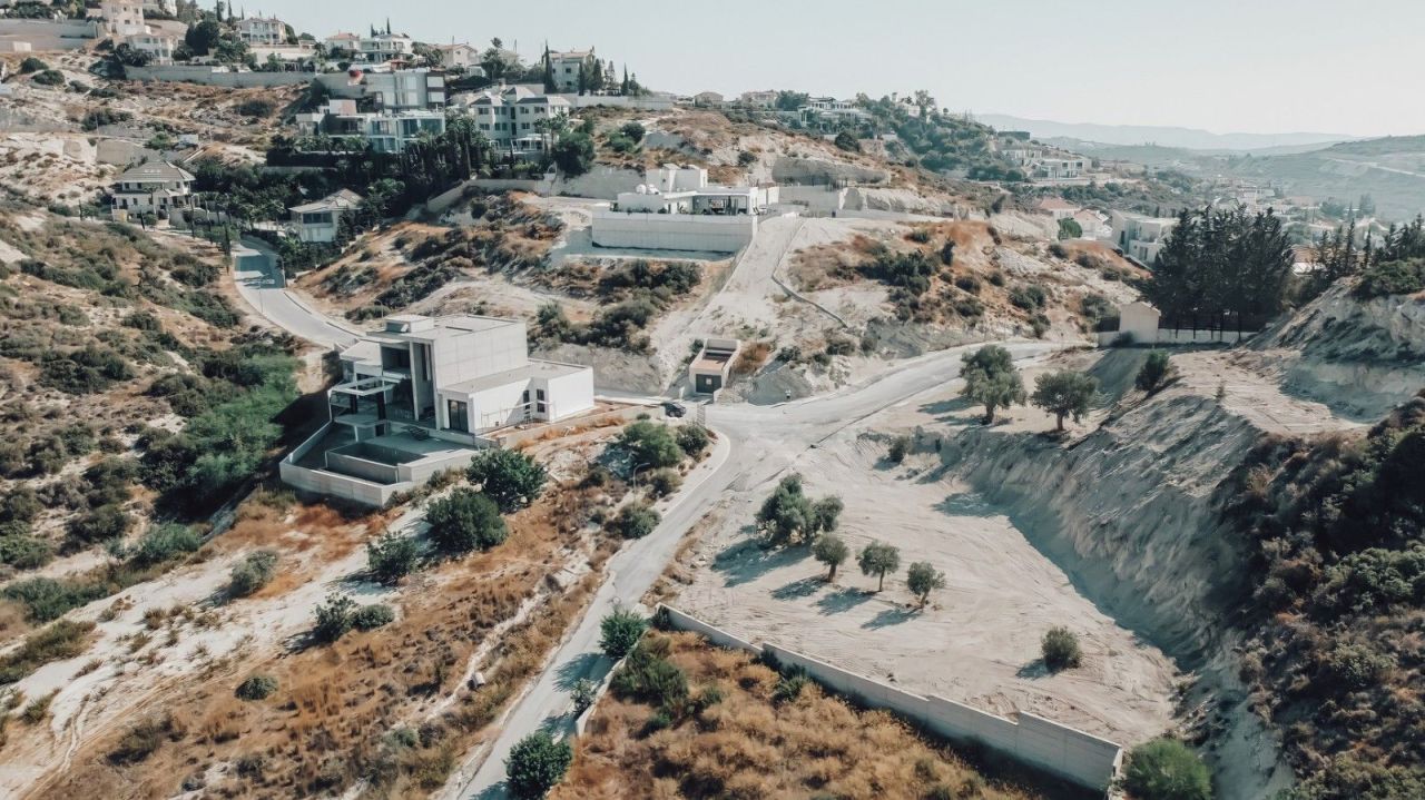 Земля в Лимасоле, Кипр, 2 700 м² - фото 3