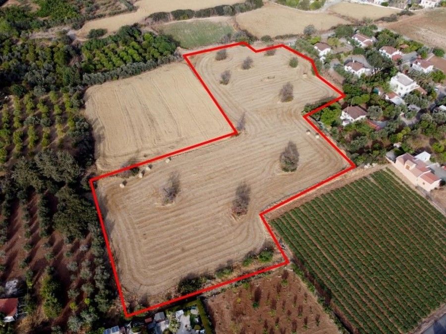 Земля в Ларнаке, Кипр, 12 709 м² - фото 3