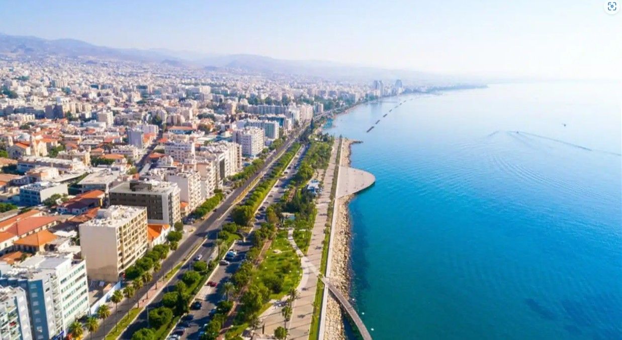 Коммерческая недвижимость в Лимасоле, Кипр, 2 860 м² - фото 3