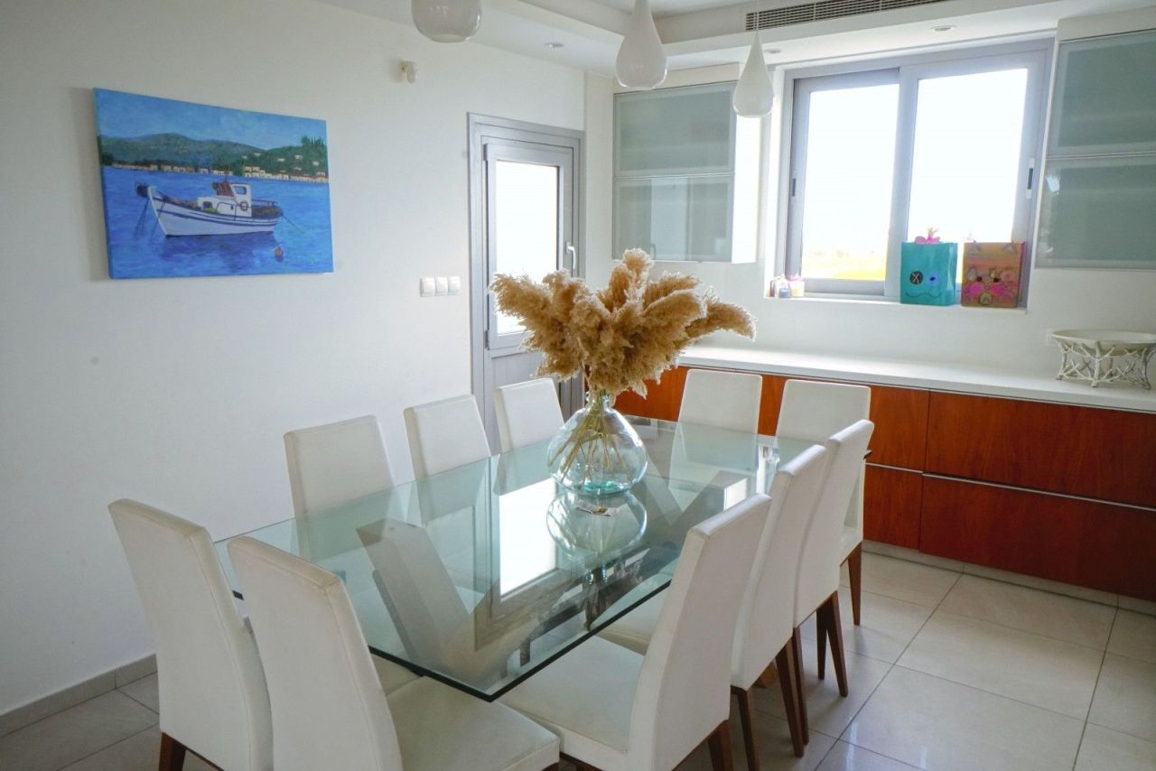 Вилла в Ларнаке, Кипр, 350 м² - фото 4
