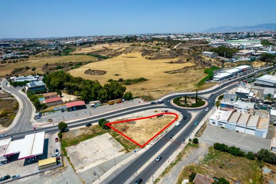 Земля в Никосии, Кипр, 1 600 м² - фото 4