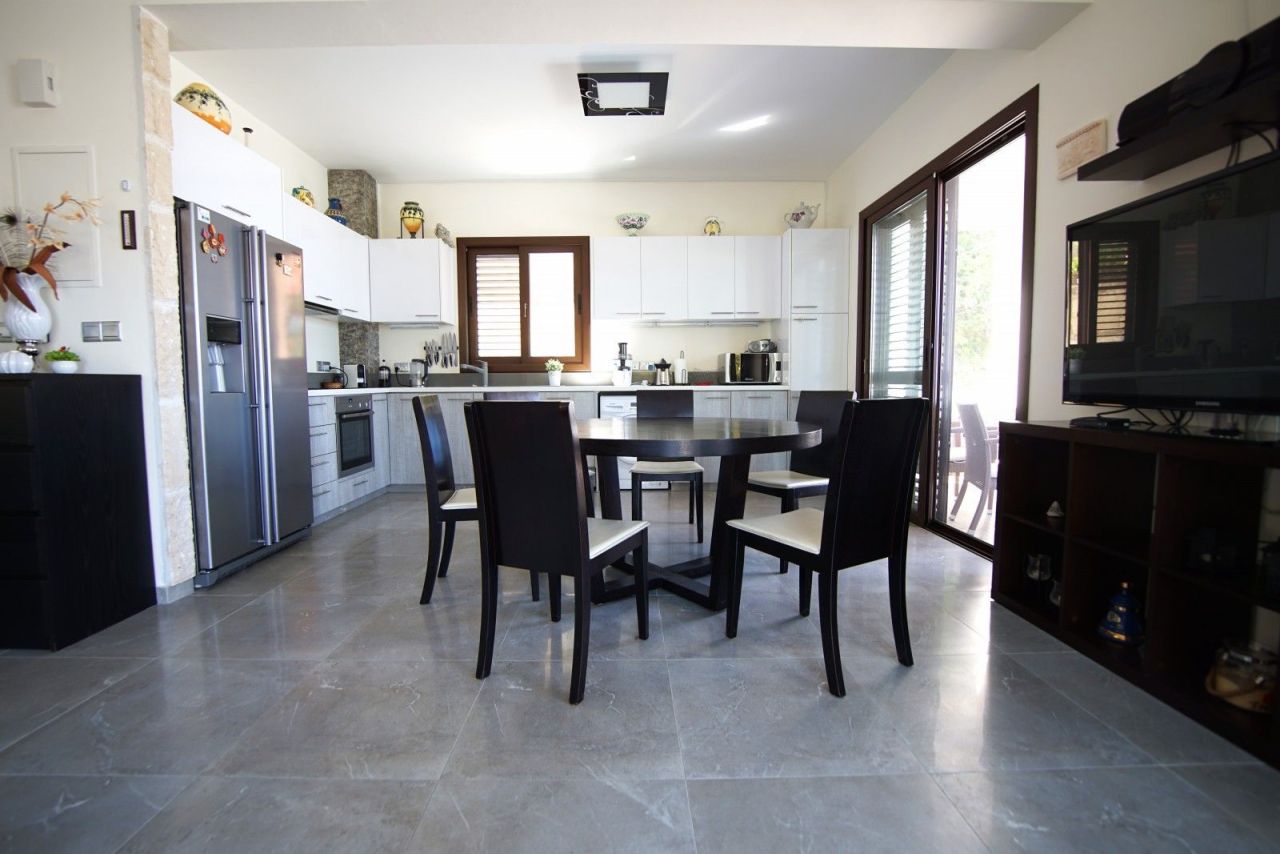 Вилла в Пафосе, Кипр, 150 м² - фото 4