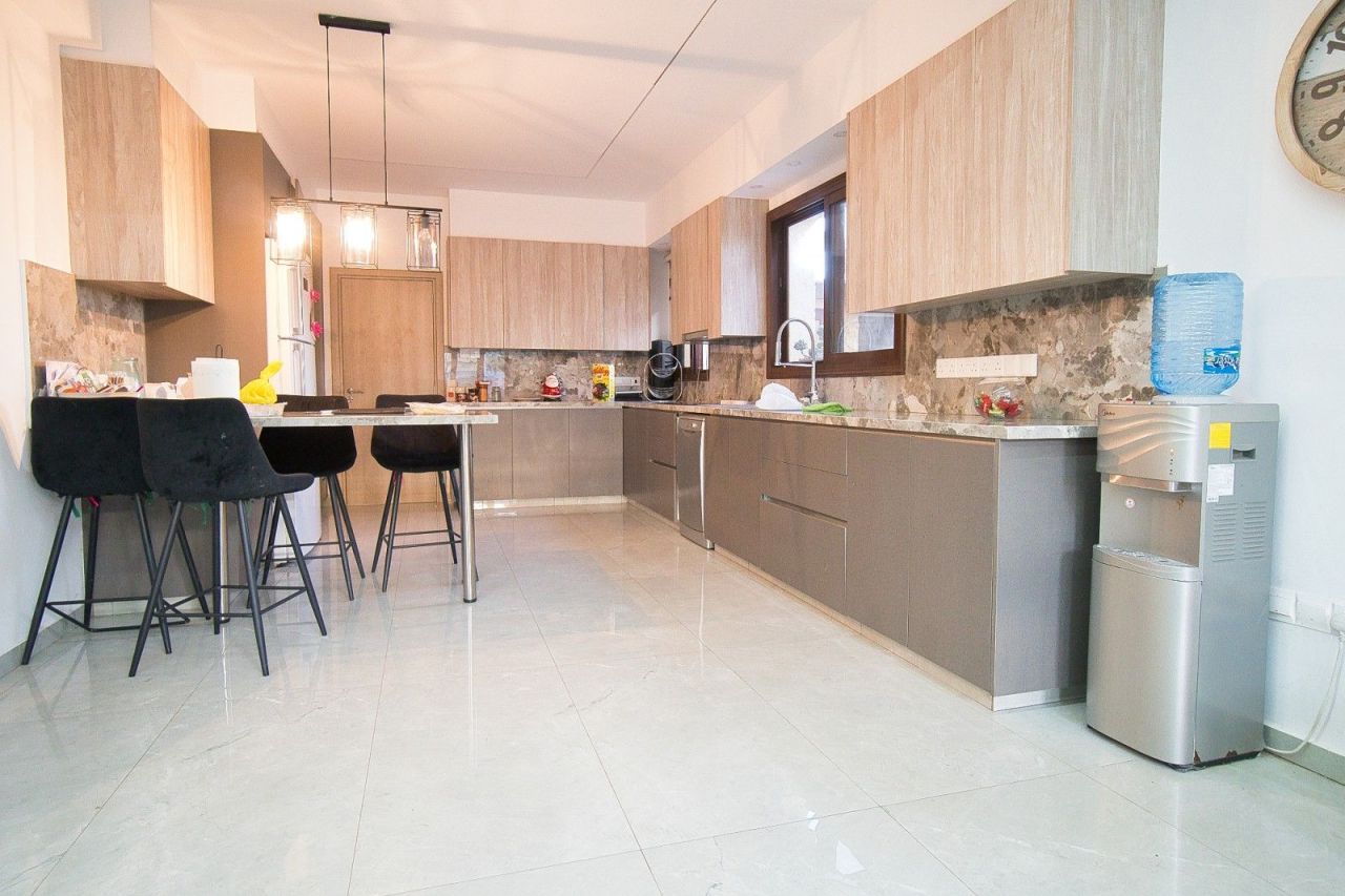 Вилла в Лимасоле, Кипр, 270 м² - фото 4